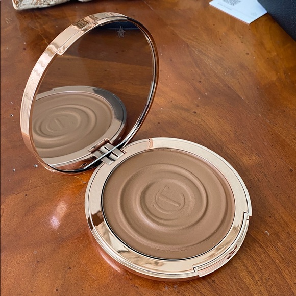 Charlotte Tilbury science + color sun kissed glow bronzer 2 medium - Picture 4 of 4